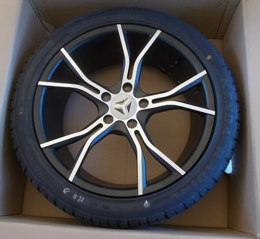 Polaris Slingshot New OEM LH Front 18" Kenda 225/45R18 Tire & Wheel 1522335-458