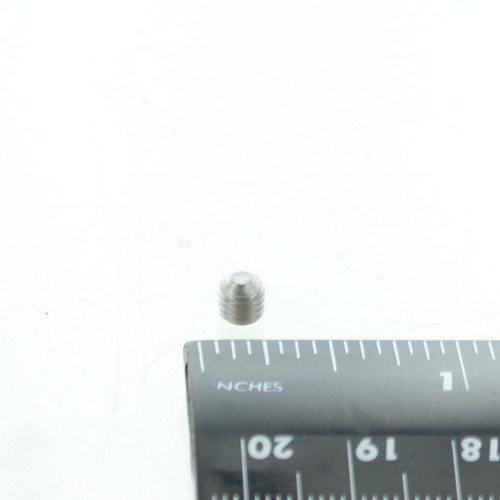 Johnson/Evinrude/OMC New OEM SET SCREW 0318605, 318605