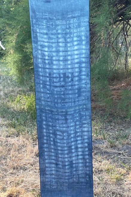 Ramie indigo-dyed scarf in different shades of blue