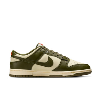 NIKE DUNK LOW RETRO COCONUT MILK/ROUGH GREEN NIKE DUNK LOW RETRO COCONUT MILK/ROUGH GREEN
