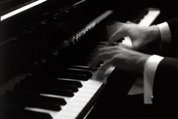 Pianos acoustiques : les différentes catégories de pianos droits