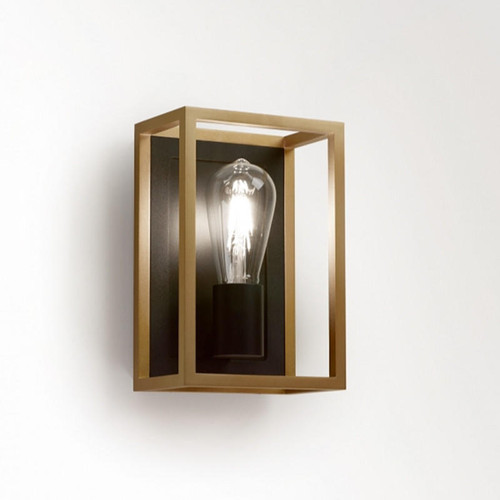 Delta Light Montur M O Wall Light