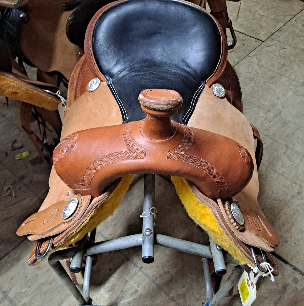 New Trail or Pleasure Saddle by Fort Worth Saddle Co with 16 inch seat. S1591