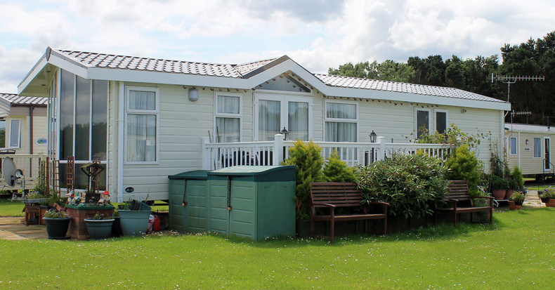 Mobile Home Deck Ideas To Maximize Outdoor Living Space