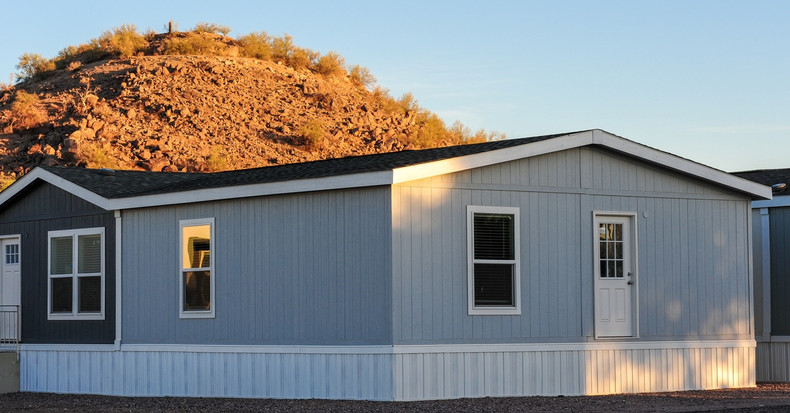 DIY Guide: Cleaning Mobile Home Vinyl Skirting the Right Way