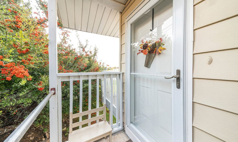 Storm Doors vs. Screen Doors: What’s the Difference?