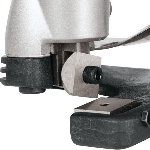 3.2MM 710W METAL SHEAR WITH VARIABLE SPEED TRIGGER
