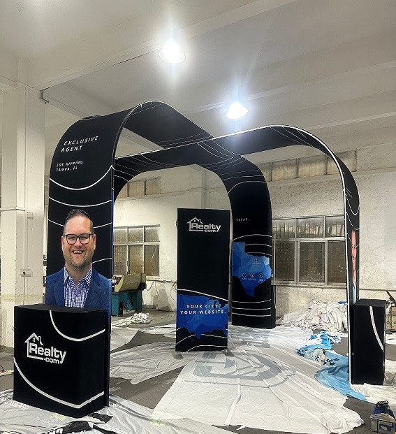 20x20ft Big Fab Island Exhibit Booth