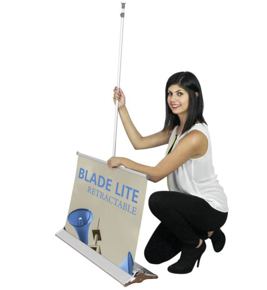 Blade Lite 800 Retractable Banner Stand_Set-up
