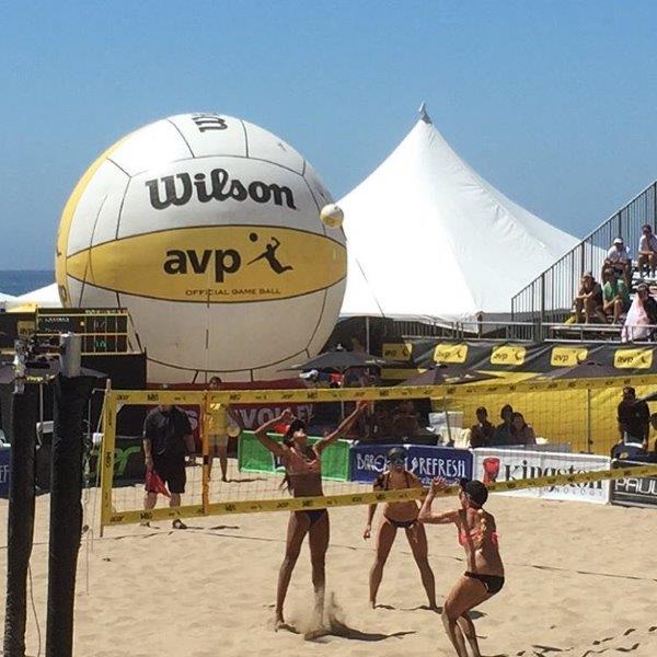 47-wilson-volleyball-giant-ball-event-inflatable.jpg