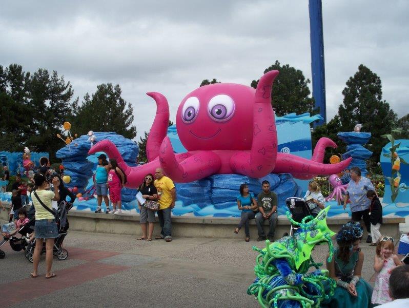 49-sea-world-giant-inflatable-octopus.jpg