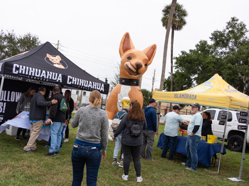 biggerthanlife-gallery-chihuahua-cerveza-event-inflatable-dog.jpg