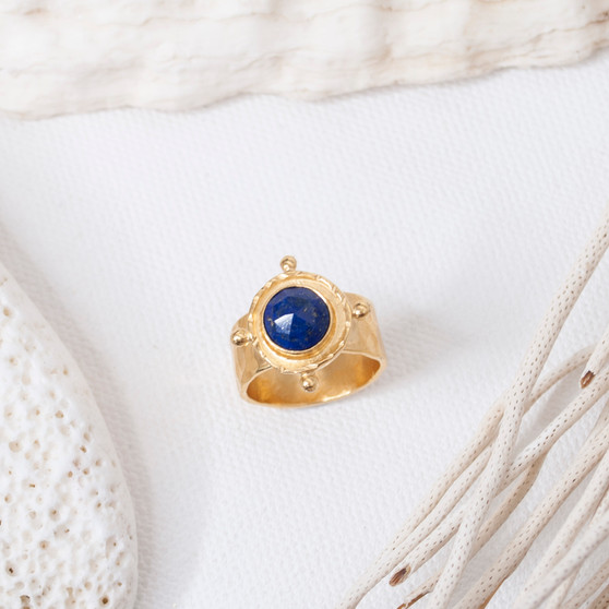 antique style gold lapis ring