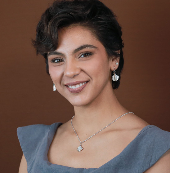 14" Silver Pearl Choker Gem Medallion Necklace