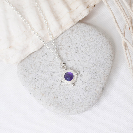 18" Silver Amethyst Gem Medallion Pendant Necklace 18" Silver Amethyst Gem Medallion Pendant Necklace