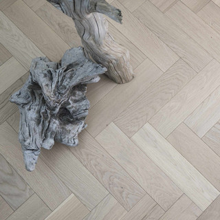 V4 Flooring  ZB204 Brushed & Invisible Lacquered Rustic Oak Bevelled Block 14mm x 400 x 90 mm