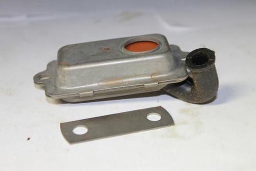 BRIGGS BREATHER ASSEMBLY 495758 Briggs & Stratton Engine Parts (BS-495758)