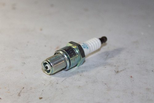 NGK-BR8ES NGK BR8ES SPARK PLUG NGK Engine Parts (NGK-5422-BR8ES)