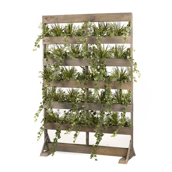 Ivy And Grass In Wooden Screen (317600)