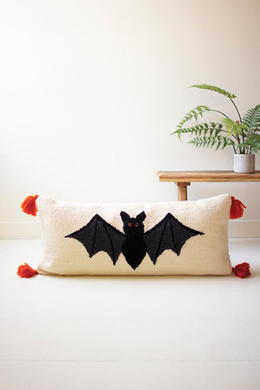 Halloween Bat Hand Hooked Pillow (NANT1031)