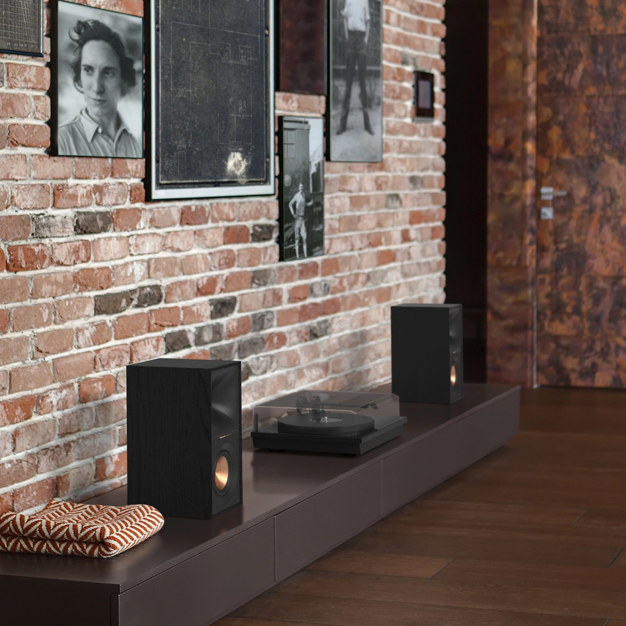 Klipsch Reference R-40M – Stand Mount Bookshelf Speaker (Priced