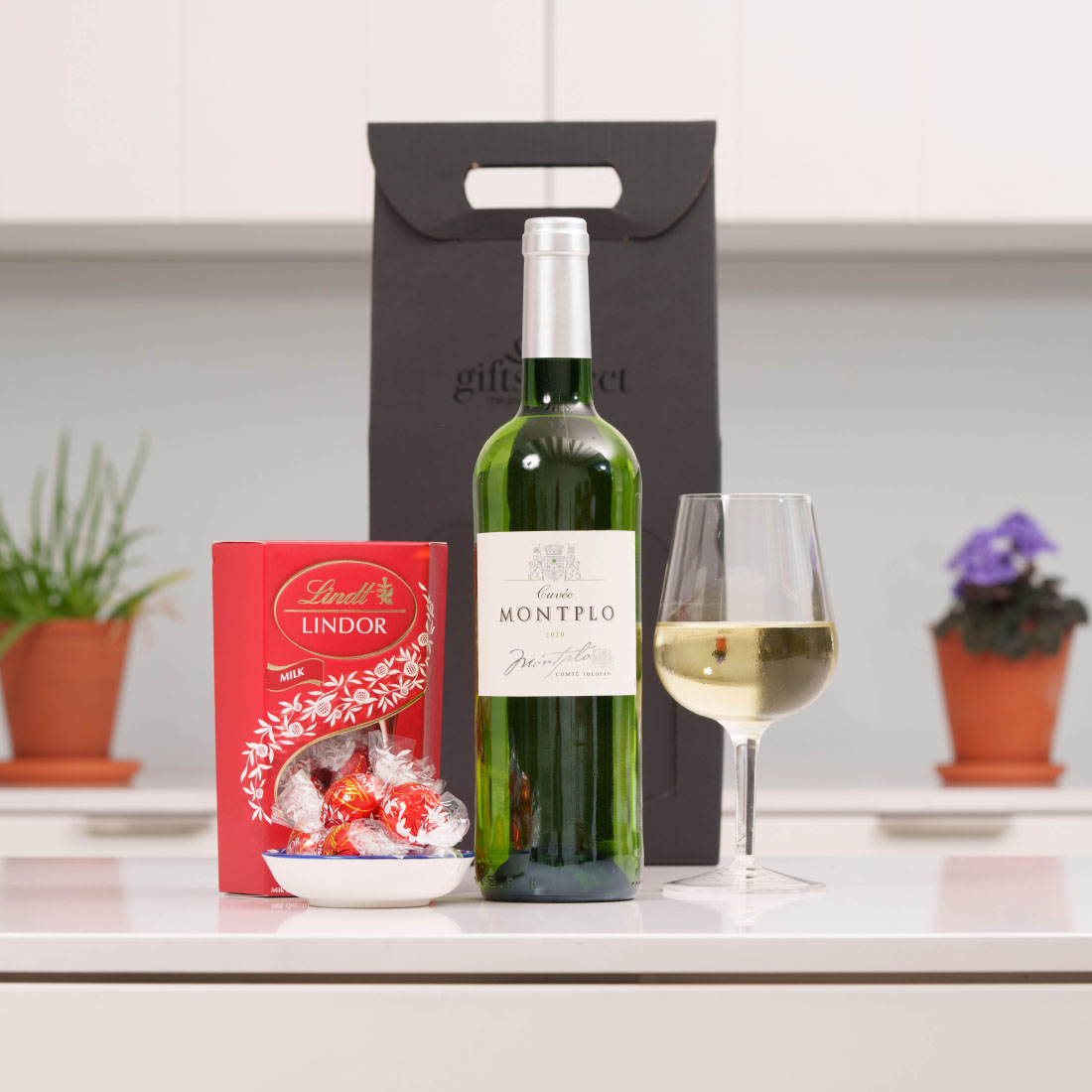 Fine Red Wine & Delicious Lindt Chocolates