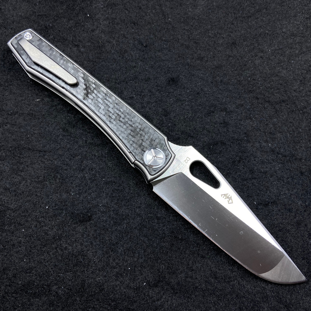 TWOSUN TS136 FRAME LOCK KNIFE TITANIUM CARBON FIBER HANDLE PLAIN