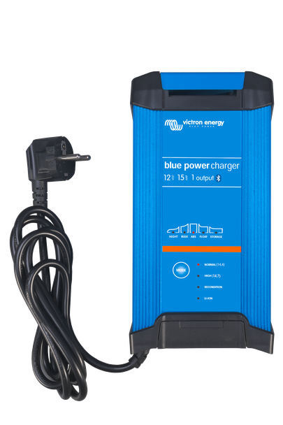 Blue Smart IP22 Charger 12V 15A (1) 230V (front)