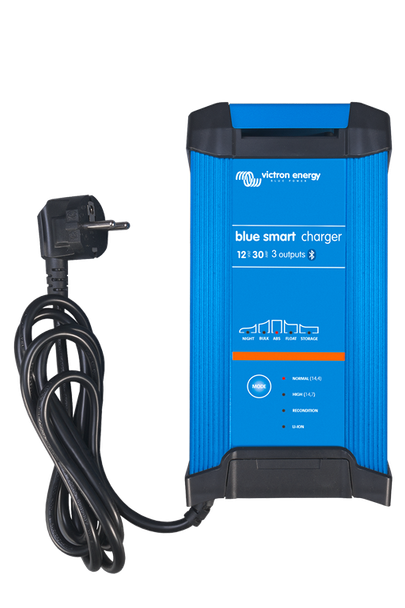 Blue Smart IP22 Charger 12 30(3) 230V AU NZ