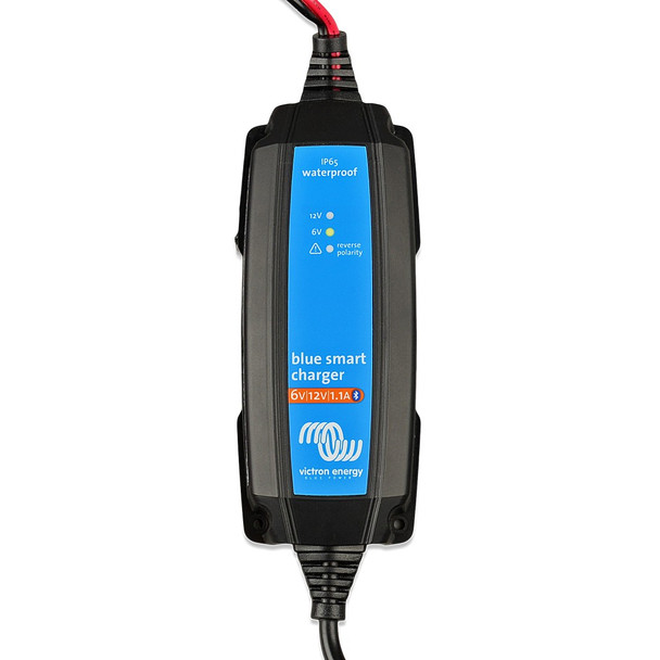 Blue Smart IP65 Charger 6V/12V-1.1 230V top charger