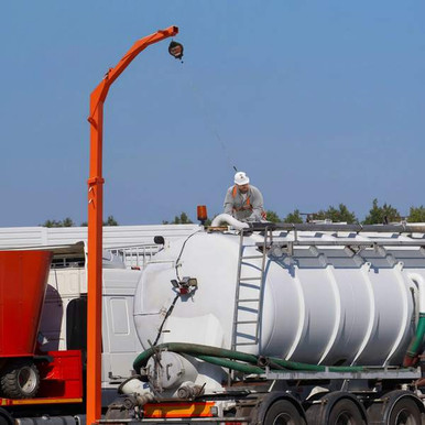 Malta X550 Truck-Counterweighted Overhead Anchor: 22 ft Reach for a Single Worker Malta X550 truck-counterweighted overhead anchor mounted on a truck bed providing a 22 ft single-worker tie-off point