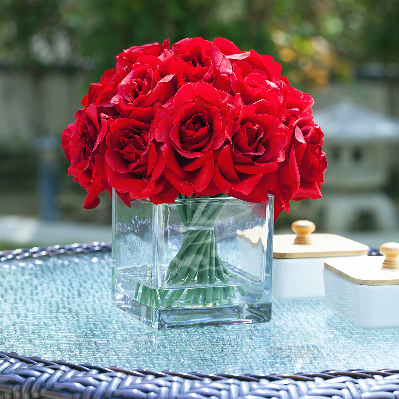 18 Pieces Artificial Roses Flower Arrangement in Cube Glass Vase(Red)