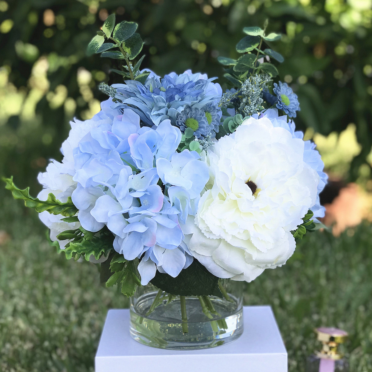 Mixed Artificial Peony and Hydrangea Flower Arrangement in Clear Glass  Vase(Cream Blue)