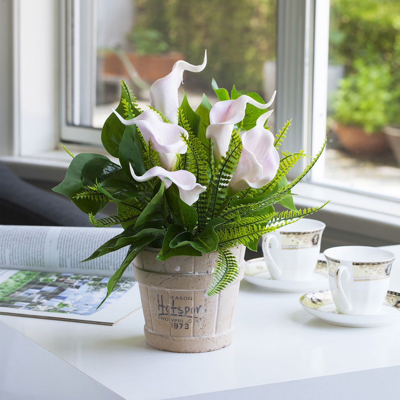 Real Touch Lily Flower Arrangement with Green Leaf  in Pot