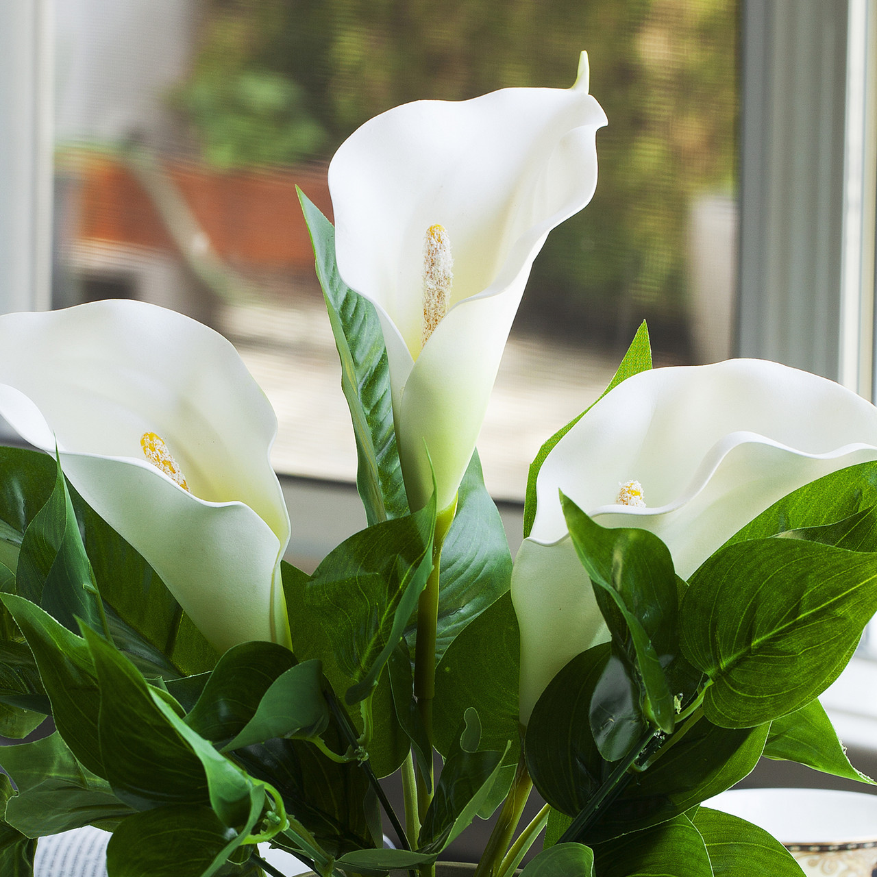 Large Real Touch Lily Flower Arrangement with Green Leaf  in Pot