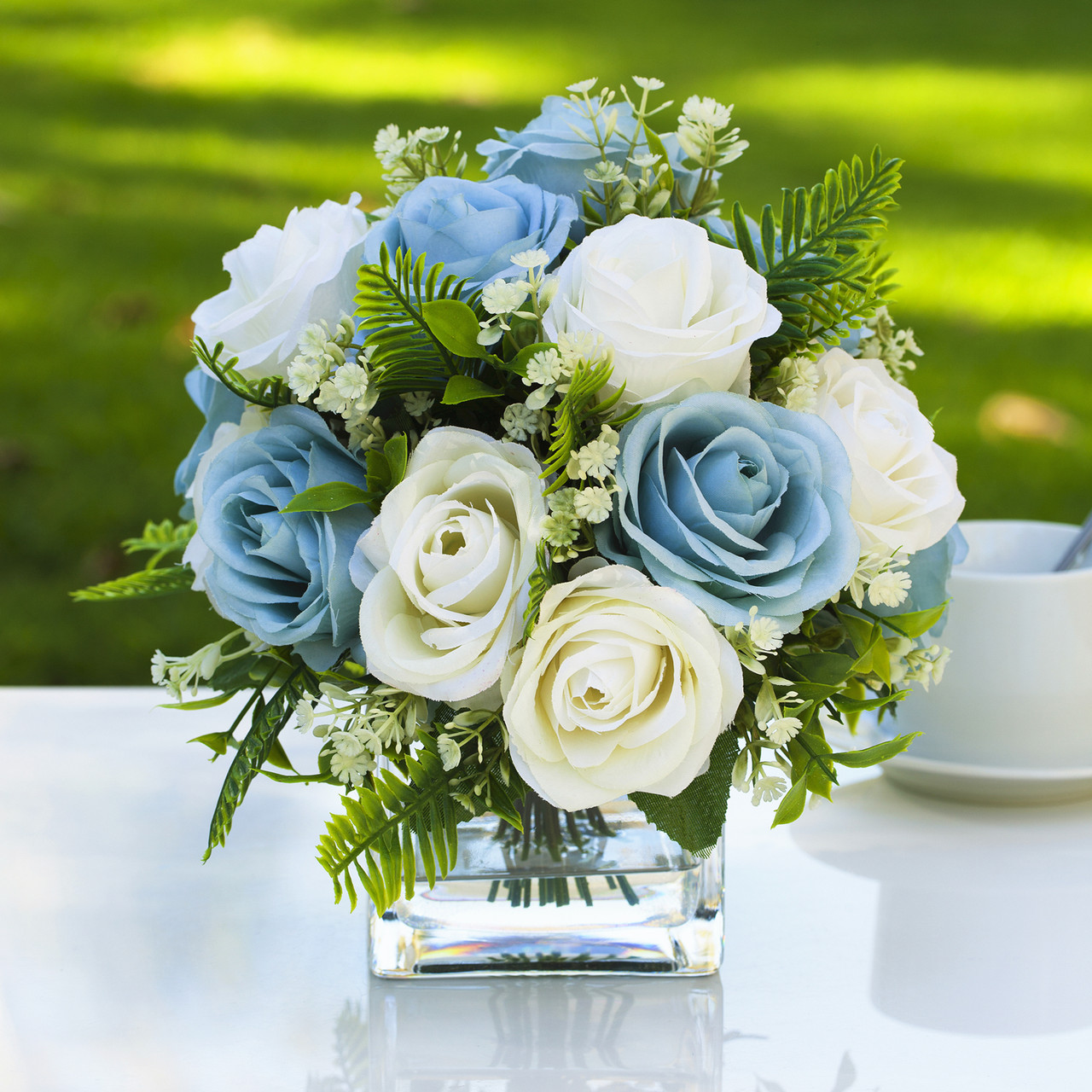 18 Heads RoseFlower Arrangement in Clear Glass Vase(Cream Blue)