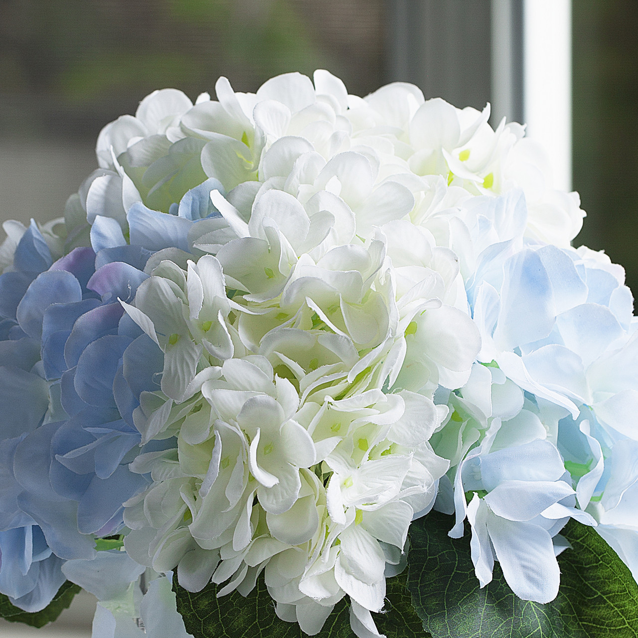 Artificial Silk Hydrangea Flower in Clear Glass Vase With Faux Water(Cream Blue)