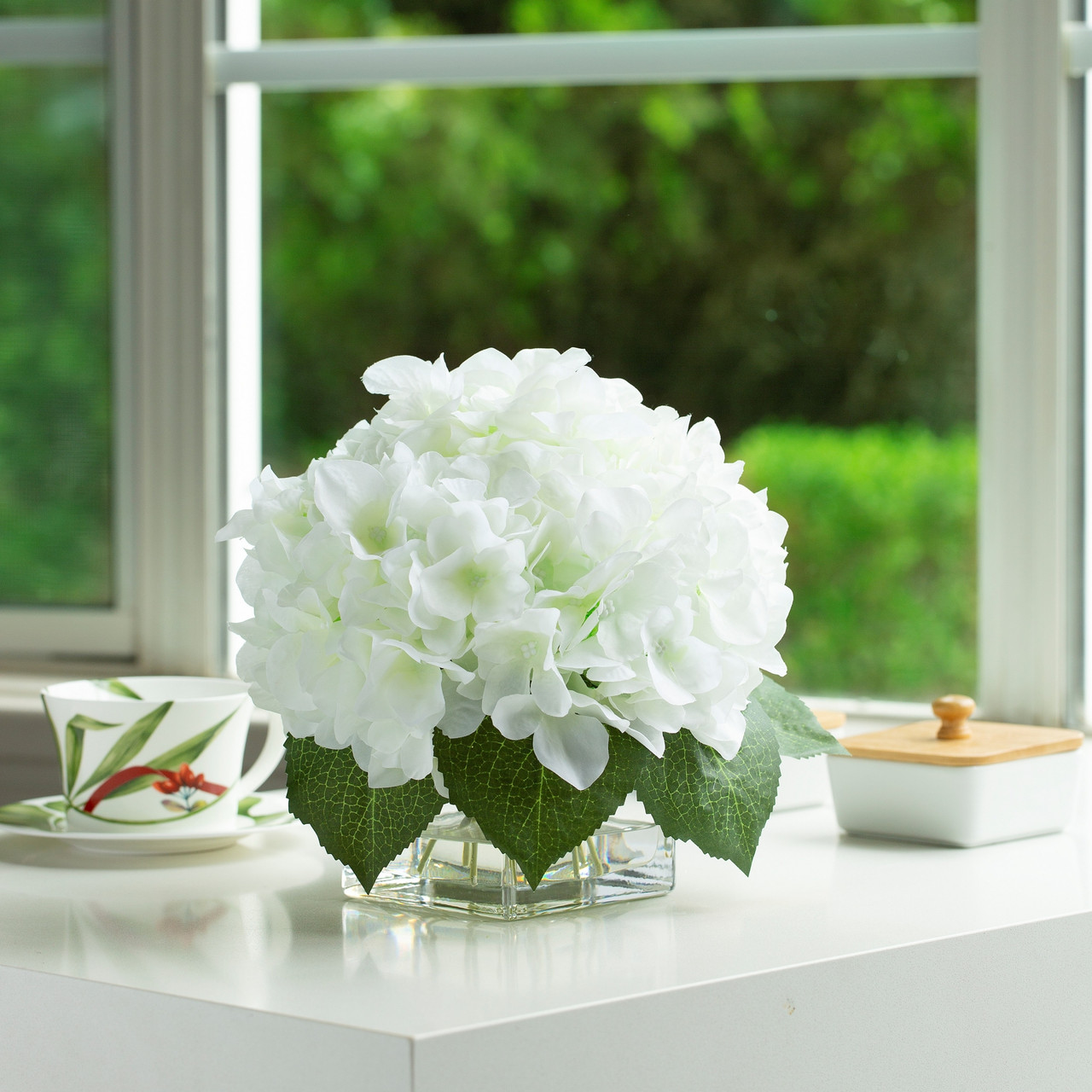 Artificial Silk Hydrangea in Clear Glass Vase With Faux Water