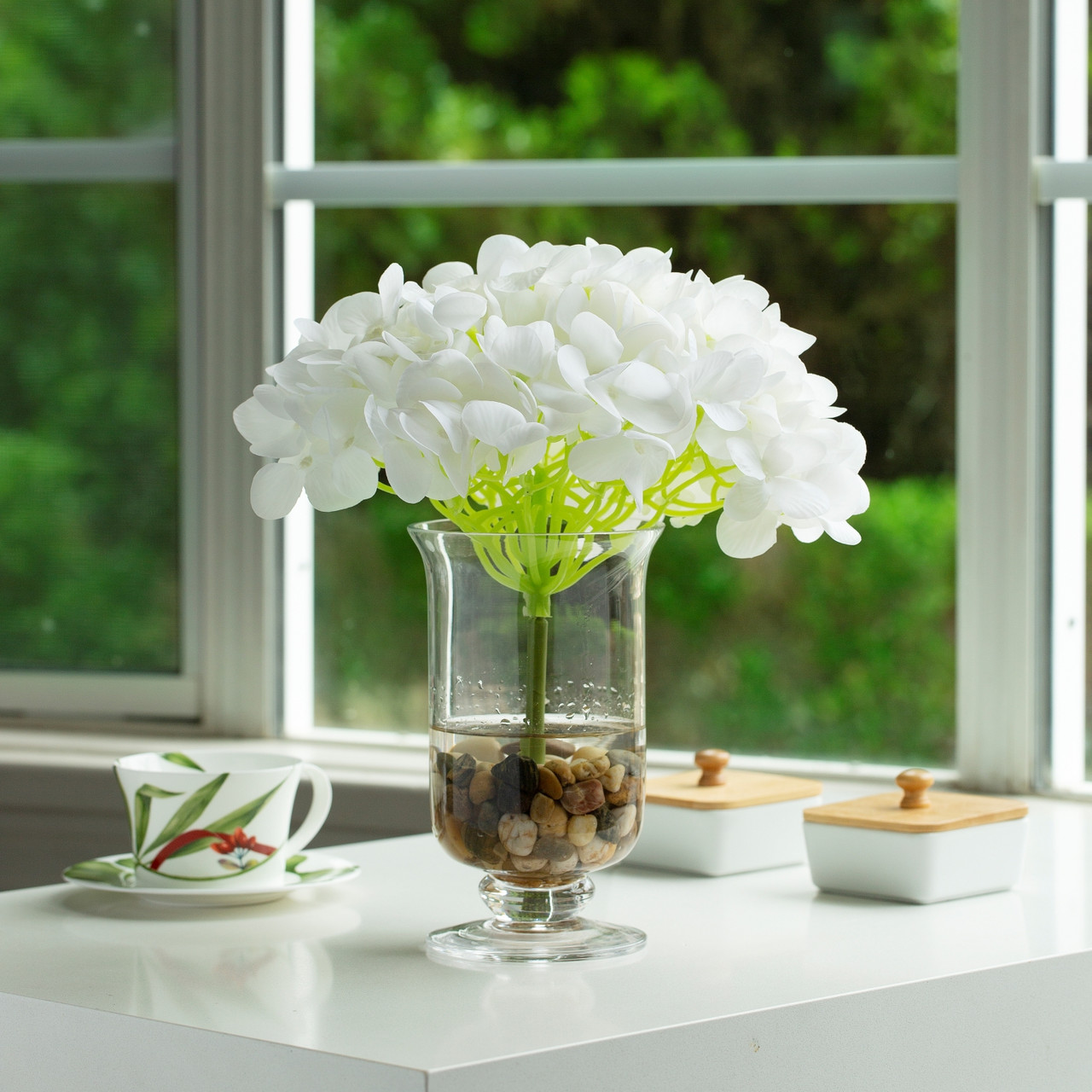Real Touch Hydrangea Flower in Clear Glass Vase with Acrylic Water