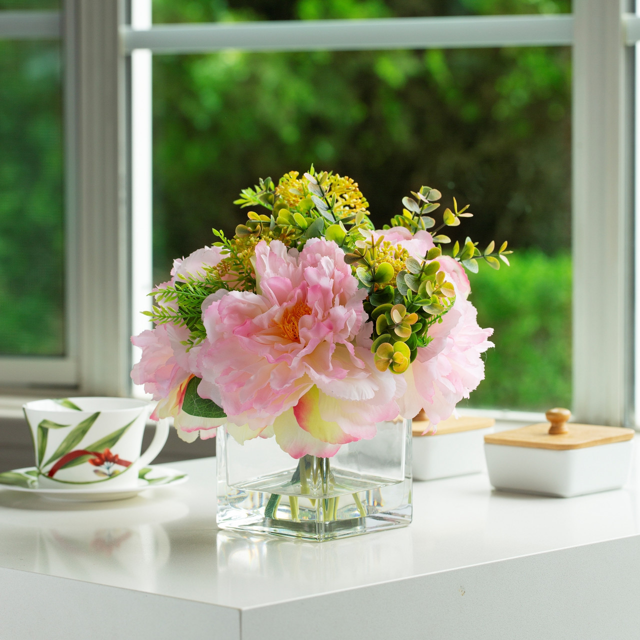 Mixed Silk Peony Flower in Clear Glass Vase With Faux Water