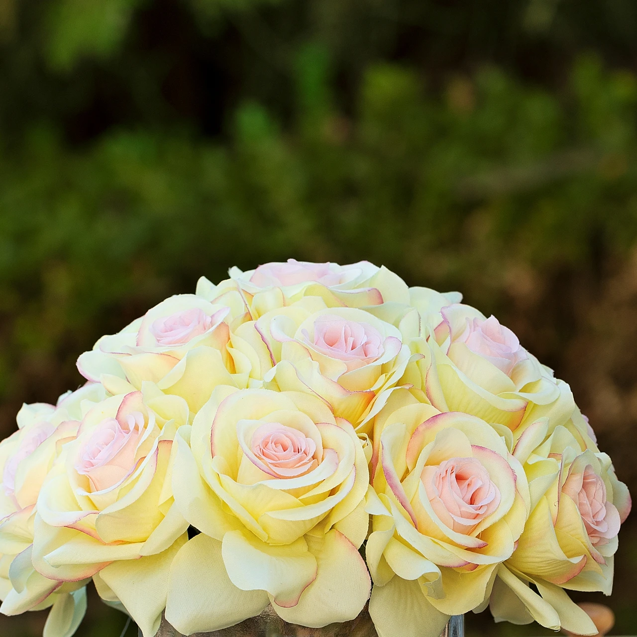 Artificial Silk Rose Flowers in Cube Glass Vase With Faux Water (New) — Available in 5 Colors