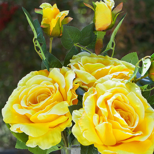 3 Large Stems Artificial Roses Flower in Clear Glass Vase With Faux Water( Yellow)