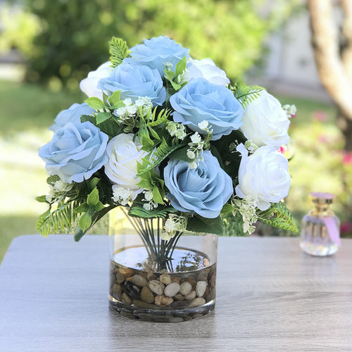 18 Heads Rose Flower Arrangement in Clear Glass Vase with River Rock(Cream Blue)