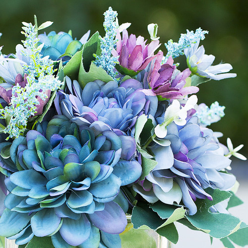 Mixed Daisy Flower Arrangements in Clear Glass Vase with Acrylic Water(Blue)