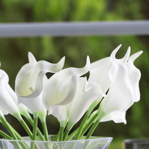 18 Heads Artificial Real Touch Lily Arrangement in Clear Glass Vase (White)