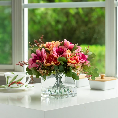 Mixed Daisy Flower Arrangement in Glass Vase with Acrylic Water