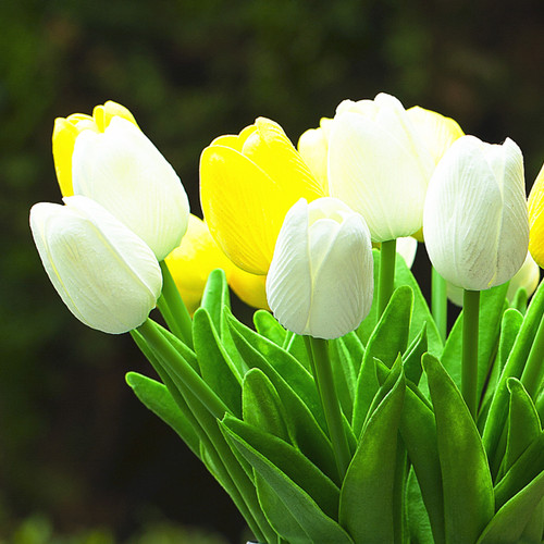 20 Pieces Artificial Real Touch Tulips Flower Arrangement in Glass Vase With Faux Water (New) — Available in 9 Colors