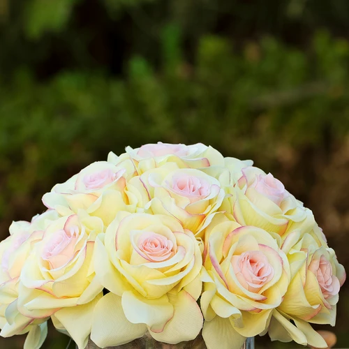 Artificial Silk Rose Flowers in Cube Glass Vase With Faux Water (New) — Available in 5 Colors