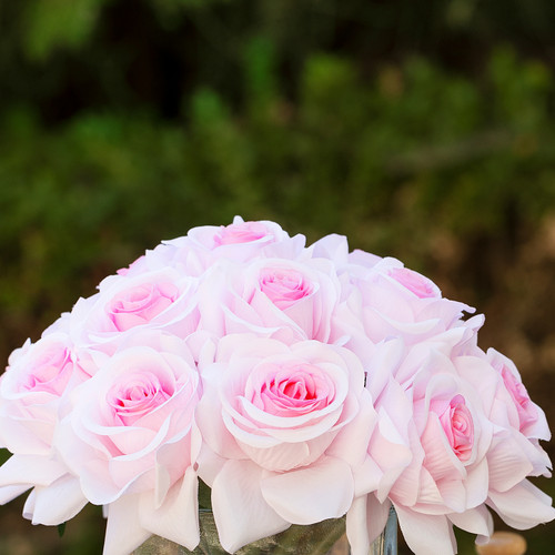 Artificial Silk Rose Flowers in Cube Glass Vase With Faux Water (New) — Available in 5 Colors