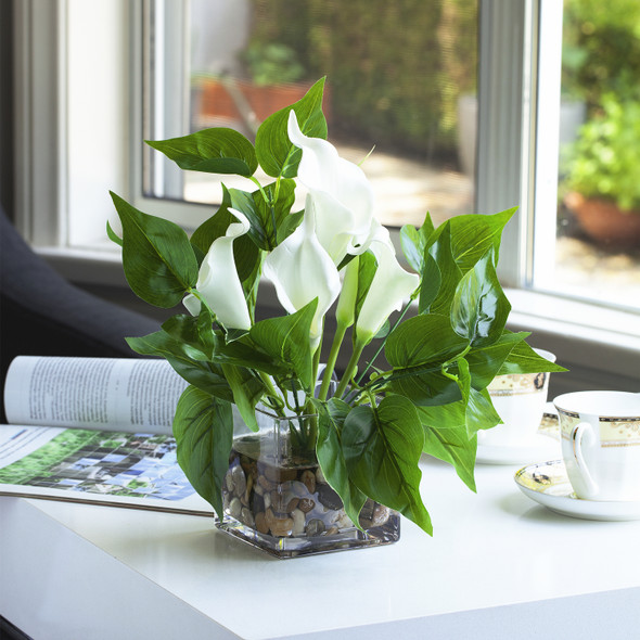 Real Touch Lily Flower Arrangement with Green Leaf  in Cube Glass Vase